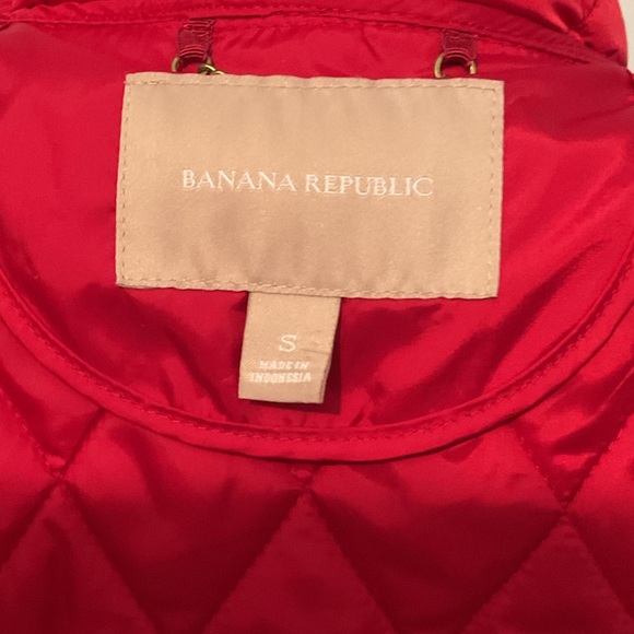 Banana Republic Red Quilted Jacket with Black Trim and Gold Hardware - Picture 10 of 12